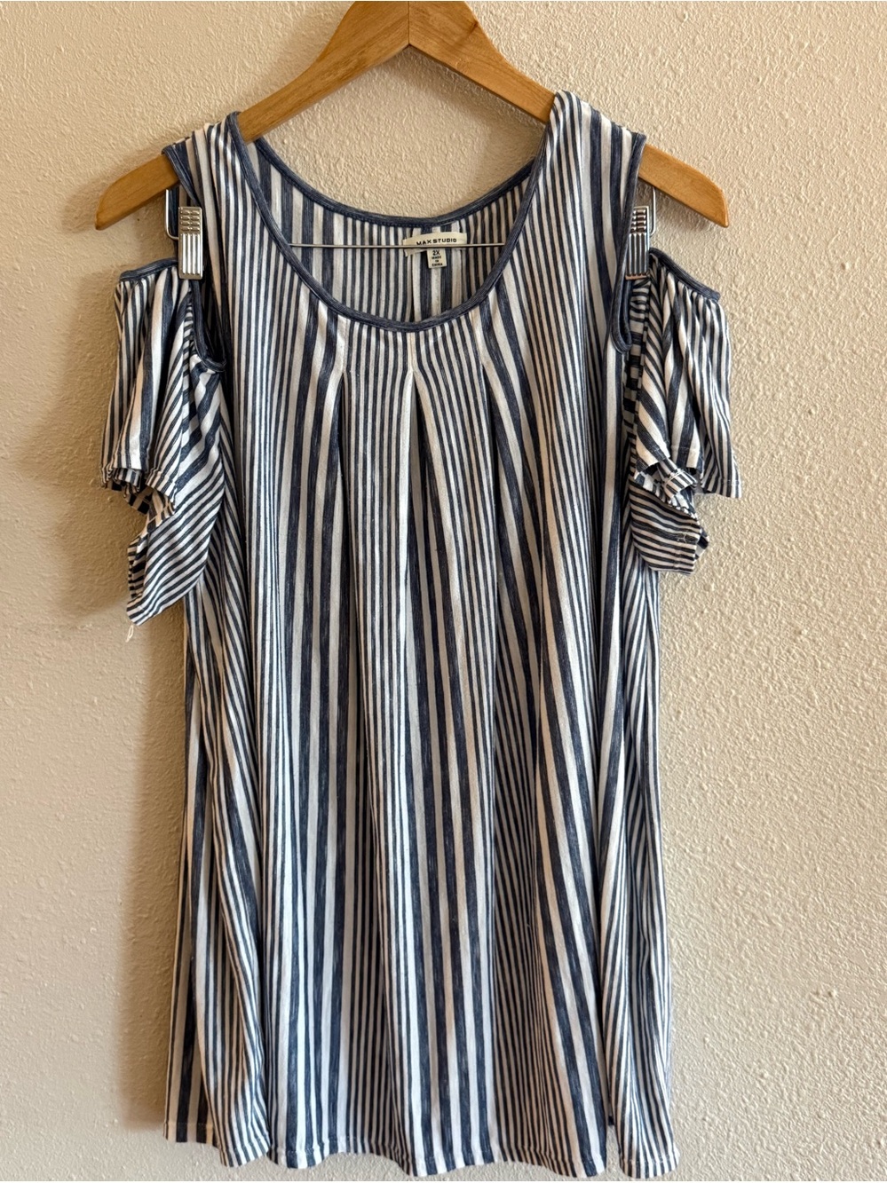 Max Studio womens cold shoulder blue and white striped top size 2X